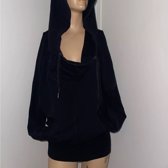 LULULEMON Flashback hoodie size 8 off shoulder kangaroo pocket black comfortable - Picture 2 of 9